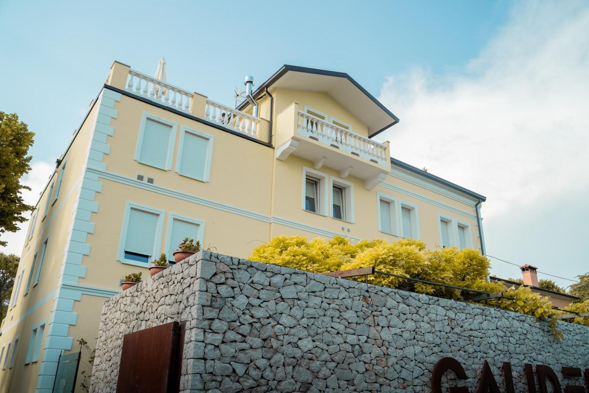 Locanda Gaudemus Систияна Екстериор снимка